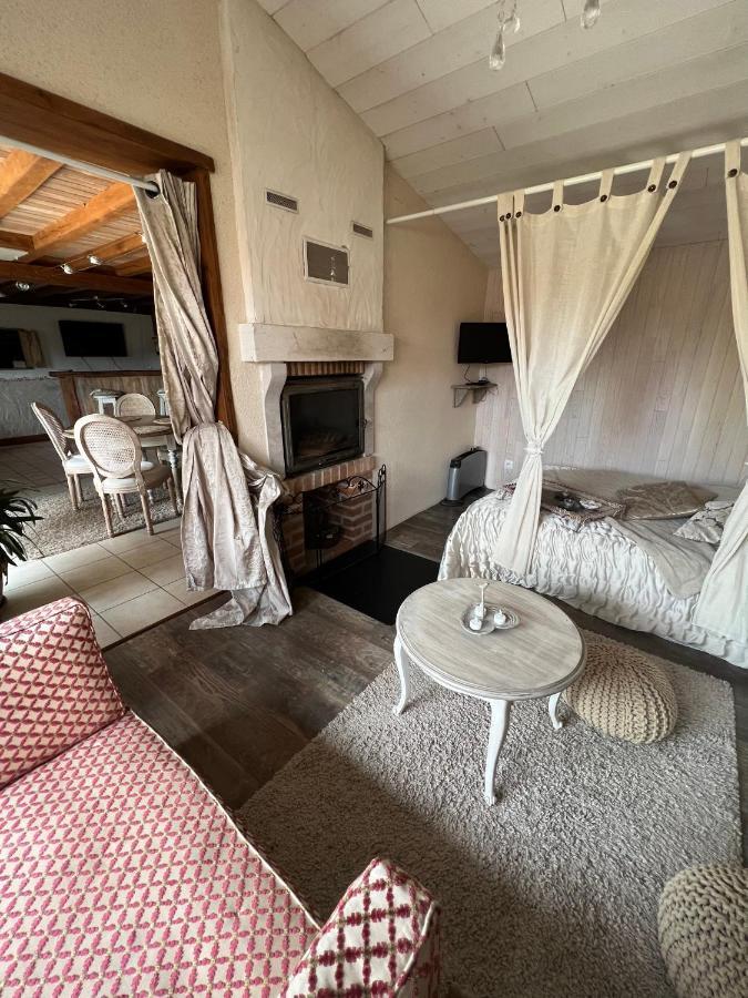 La Maisonnette De Cancan Mont-pres-Chambord ภายนอก รูปภาพ
